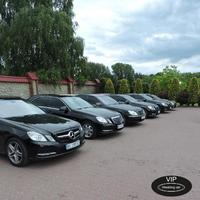 Прокат Mercedes E W212 на весілля