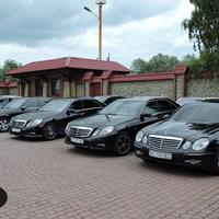 Прокат Mercedes E W212 на весілля