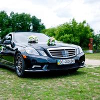 Прокат Mercedes E W212 на весілля
