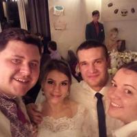 Ведущий Михаил Денисов