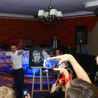 Зіркове шоу, портрет блискітками
