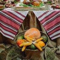 Фуршети та козацькі столи