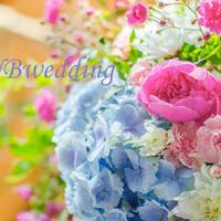 Magenta flowers & decor