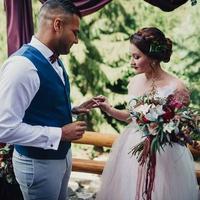 Magenta flowers & decor
