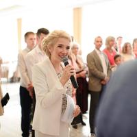 Ведуча Тіна Синюк