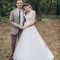 Продам весільну сукню