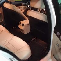 Білий Mercedes для нареченої