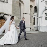 Весільна сукня