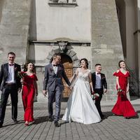 Весільна сукня