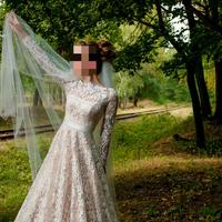 Розкішна весільна сукня