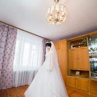 Елегантне весільне плаття