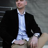 Ведучий Ростислав Сидій
