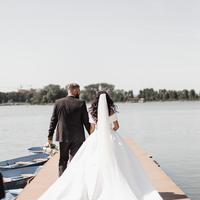 Продам дизайнерську весільну сукню