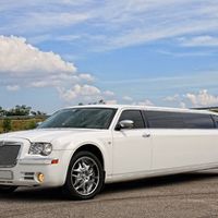 014 Лимузин Chrysler 300C Limo white
