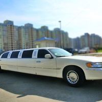 046Лімузин Lincoln Town Car 120 ванільни