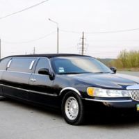 051 Лімузин Lincoln Town Car чорний орен