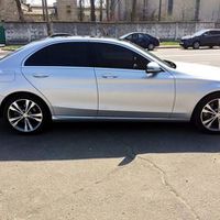 109 Mercedes С300 сріблястий оренда авто