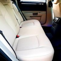 136 Chrysler 300C черный аренда авто