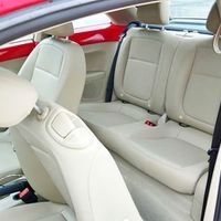 234 Volkswagen New Beetle красный