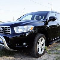 268 Внедорожник Toyota Highlander черная