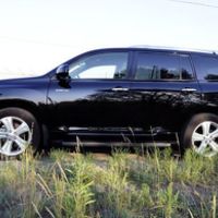 268 Внедорожник Toyota Highlander черная