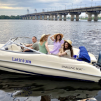 Аренда яхты от Sparkling Boats