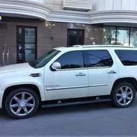 232 Внедорожник Cadillac Escalade белый