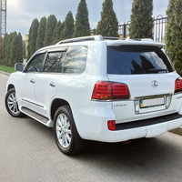 243 Внедорожник Lexus LX570 белый