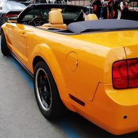 159 Кабриолет Ford Mustang GT оранжевый