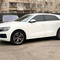 037 Внедорожник Audi Q8 S Line белая
