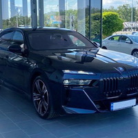 340 BMW i7 xDrive чорний оренда прокат