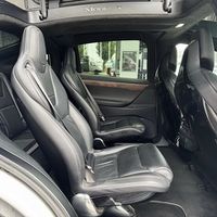 001 Tesla Model X біла позашляховик елек