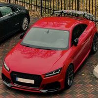 419 Audi TT RS червона для фотосесії зйо