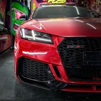 419 Audi TT RS червона для фотосесії зйо