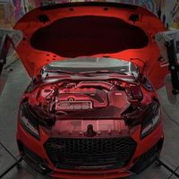 419 Audi TT RS червона для фотосесії зйо