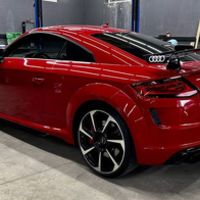 419 Audi TT RS червона для фотосесії зйо
