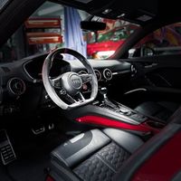 419 Audi TT RS червона для фотосесії зйо