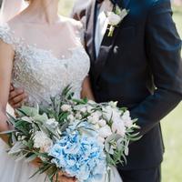 Ivory flowers & decor