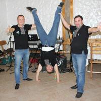 Музичний гурт "Два з Половиною Кума"