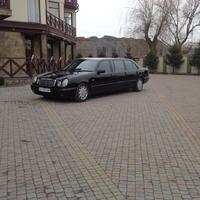 LINCOLN TOWN CAR