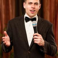 Профессиональный ведущий в стиле Comedy. Ярко. Дор