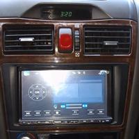 автомобіль люкс класу NISSAN