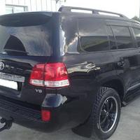 Toyota Land Cruiser 200 / BMW 740