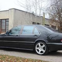 Toyota Land Cruiser 200 / BMW 740