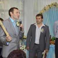 Ведучий Віктор Собко