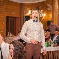 Ведучий Юрій Бульбах